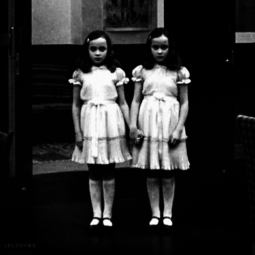  Lisa &amp; Louise Burns ~ The Shining (1980) 