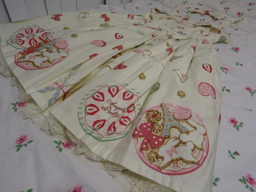 macaroncakes:  A La Carte Tea Time set from Closet Child! Been wanting this for awhile, and it alway