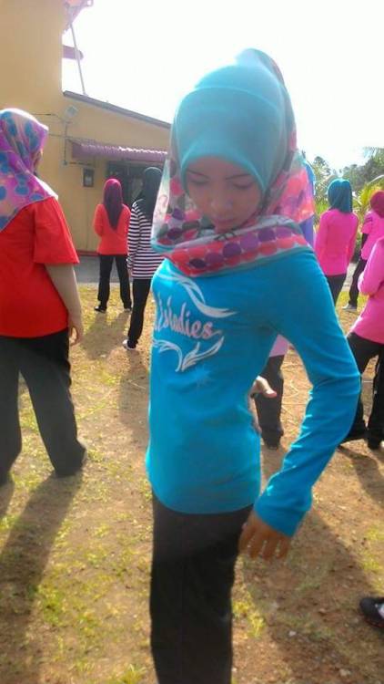Tunang orang nie.. Muka macam gersang sangat&hellip; Buat batang marah