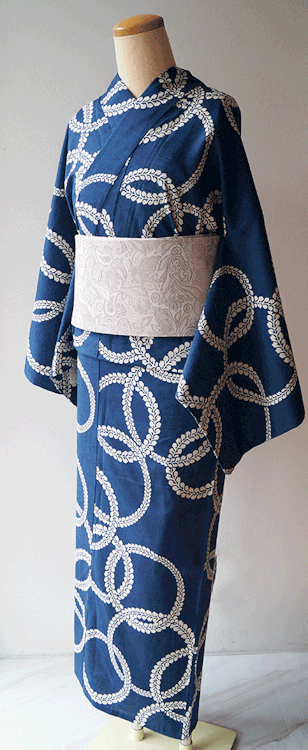 This motif is named fuji no maru (wisteria in a circle), and was fashionable during Edo era. It’s be