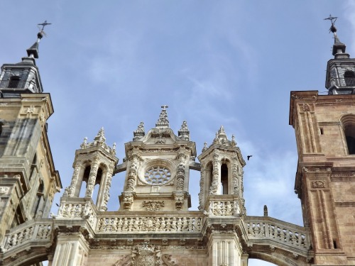 Fachada y torres, catedral, Astorga, León, 2011.