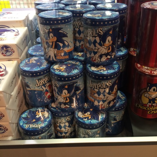 ismyneli:  hardclear:  SEGA Joypolis - Gift Shop  I wanna be, where the hedgehogs are… I wanna see… I wanna see them fasting 