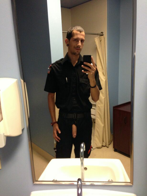 amateur-porn-filmer:  Meet my new friend, He is a hung stud and when i asked if i