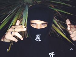 d-ashh:  xobaddestbitchez:  nicolezai:  mis ojos lindos… omarilewisdixon taken by me 🌙   هانا  http://d-ashh.tumblr.com