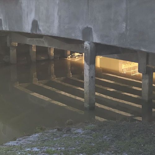 Under world . . #photography #engineering #reflection #lincolnshire #bridge #riverwitham #water #eas