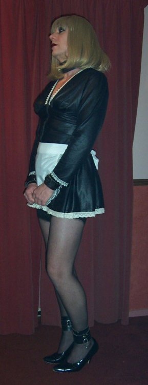 amarriedsissy:  femaleledmarriage:  Sexy Most women might think their husbands look silly in a maids