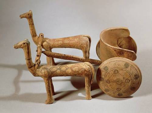 thoodleoo:this may be one of my favorite greek artifacts ever because at first glance the animals pu