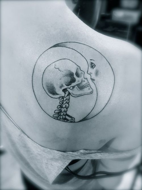 classy-tattoos:  Awesome back piece!  