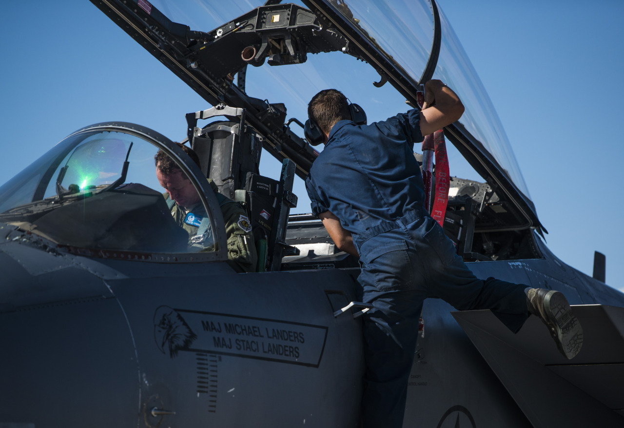 rocketumbl:  F-15E 