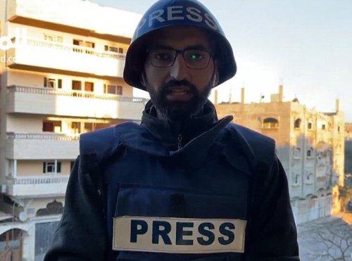 Al Mashhad Reporter Mohammad Balousha Was Shot By An Israeli Sniper, And He Is Reportedly Bleeding And