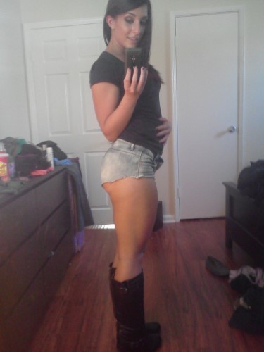 hotwifescuck2015:  Damn girl!!! Smoking