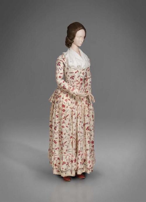 fripperiesandfobs:Jacket and petticoat ca. 1790From Colonial Williamsburg
