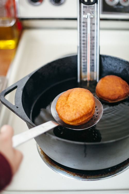 celticknot65: sweetoothgirl:   blueberry cream cheese donuts   Are you taking notes,