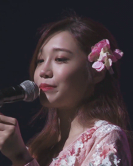 eunjieveryday:  (◕∀◕✿) Flower princess 