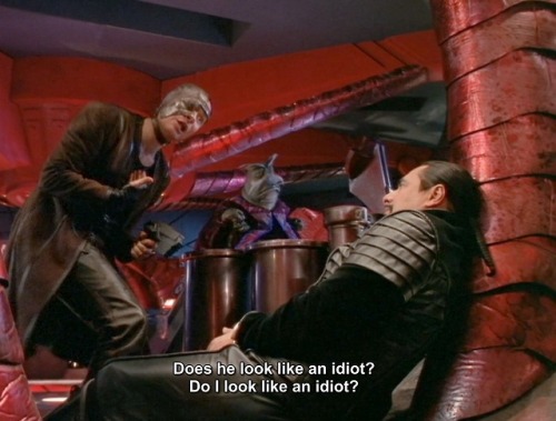 blizzly: me @ friends: listen, farscape is this gritty, dirty space opera, full of morally grey stor