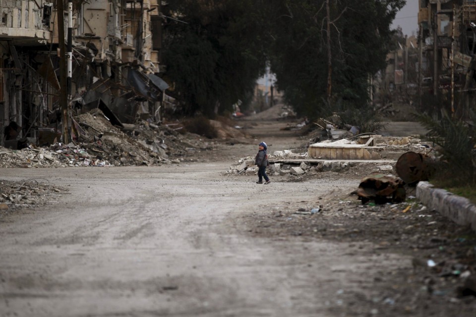 fotojournalismus:  Syria 2014 1. Deir al-Zor, Feb. 3. (Khalil Ashawi/Reuters) 2.