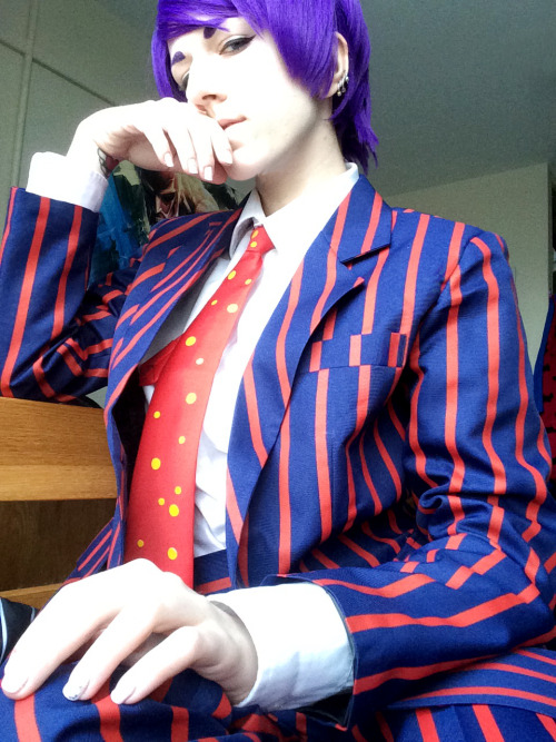trashkingofficial:  “this suit is worth more than ur family” - probably tsukiyama shuu 