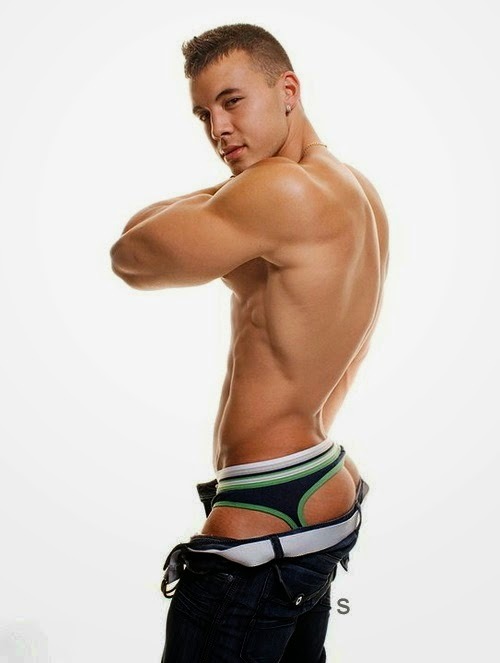boredinweho:  Mike Carr by Rick day