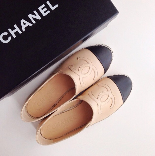 Chanel Espadrilles Flats in nude and black