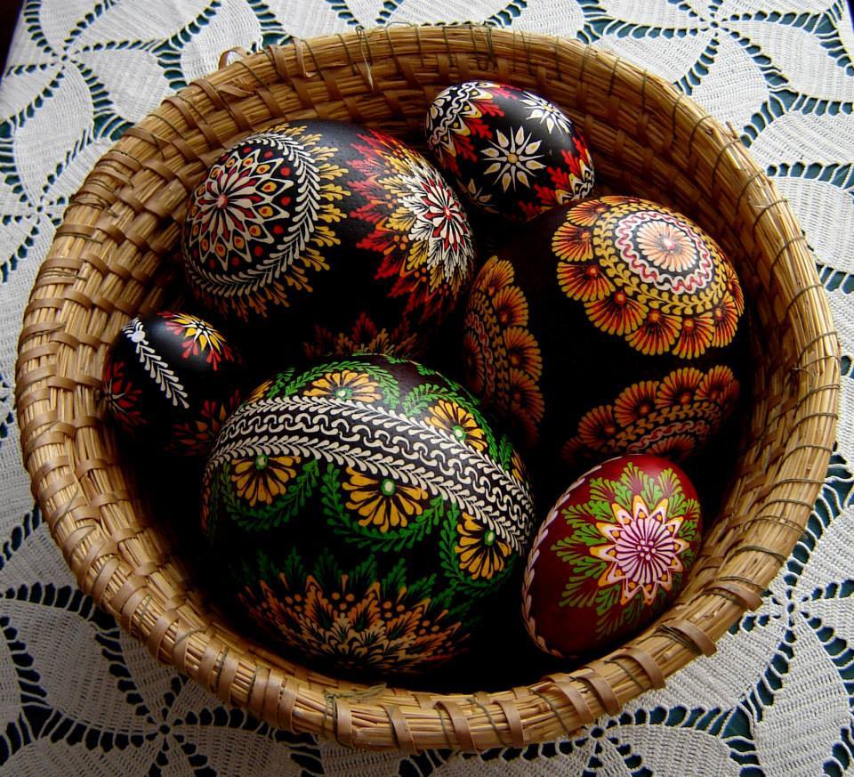 Traditional pisanki (decorated Easter eggs) created by the folk artist Genowefa Skardzińska [source].
Word pisanki is derived from the verb pisać (”to write” or in old Polish: “to paint”) as a reference to old tradition of leaving messages or wishes...