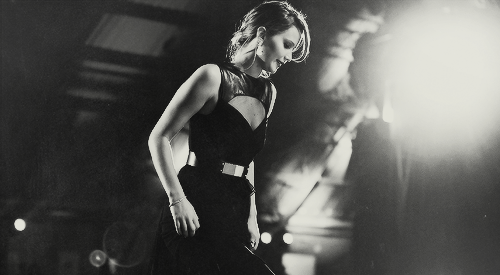 jenniferlawrencedaily:  It’s moments like this that I realize that I am the happiest