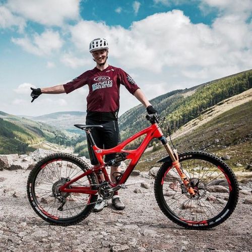 rideraddict: Discover the new amazing Mojo HD4 by @ibiscycles !! Link in Bio ☝️☝️ @ibisracing @zakar