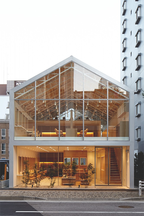   Gabled Roof-Shaped Hair Salon in Japan    