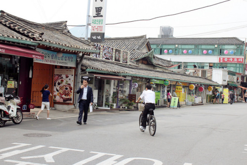 Old-looking Korea by lilasyuri on Flickr.