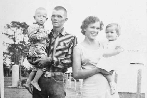 dailyunsolvedmysteries: 1959 Murder of the Walker Family On December 19, 1959, the entire Walker fam