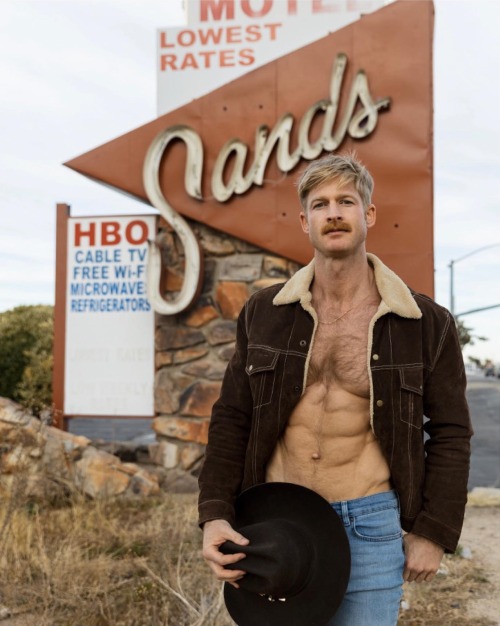 betomad:  Matt - Roadside Cowboy. photos by Kevin McDermott