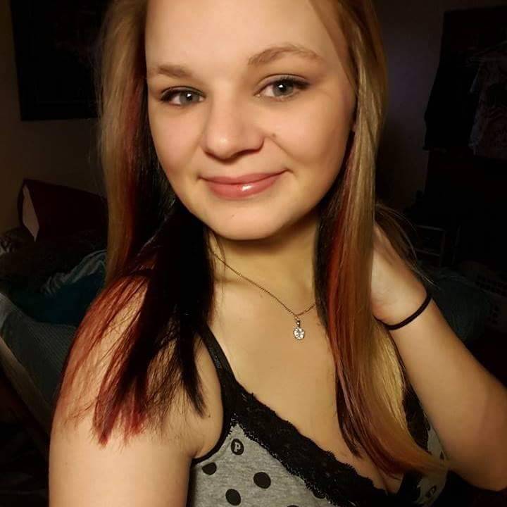 picsofmysexysisterinlaw:  I wish I had some pics of her pussy
