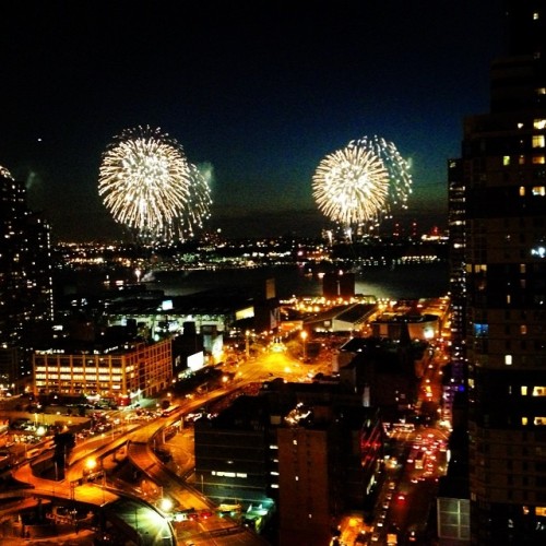 #throwback to the 4th of July last year in NYC. #tbt #thatviewthough (at NYC)