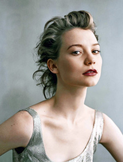  Mia Wasikowska 