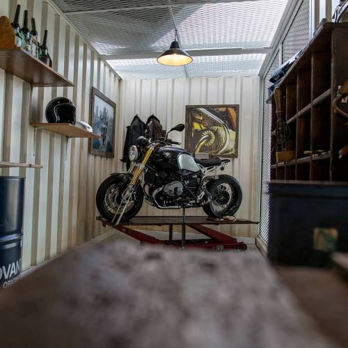 Home Sweet Home#bmw #bmwmotorrad #bmwrninet #bmwbikes #makelifearide #helmet #bike #garage(hier: BMW