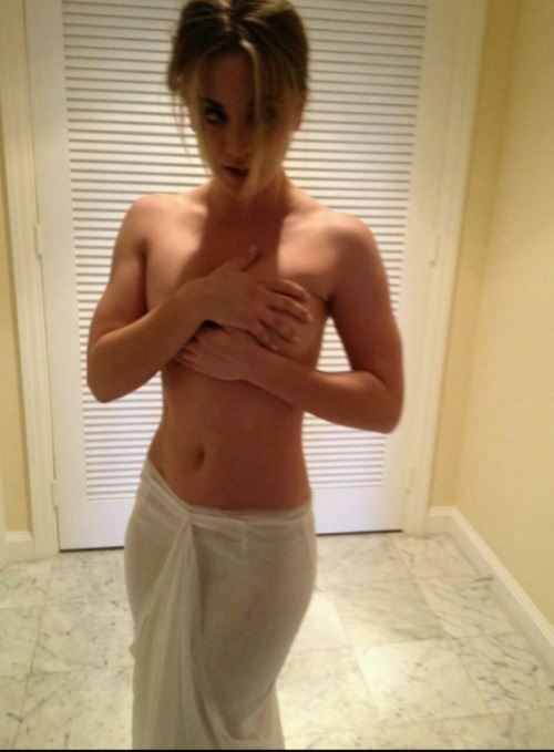famous-nsfw-tub:  It’s Kaley Cuoco. But porn pictures