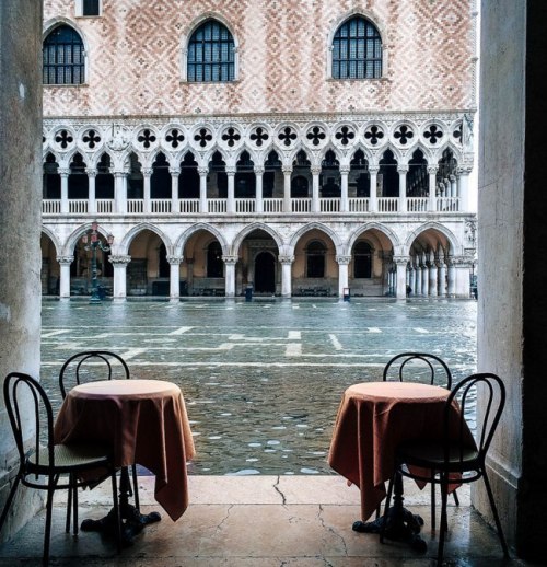 ghostlywatcher:Venice, Italy.