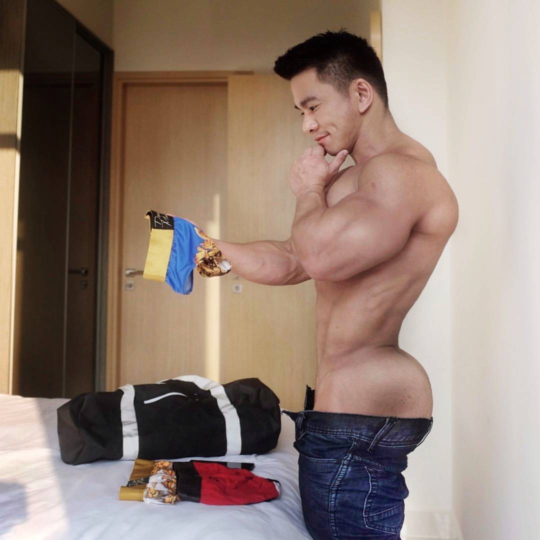 muscleboyheaven:  drwannabebigger:James JT Lycra:  when your glutes get too big