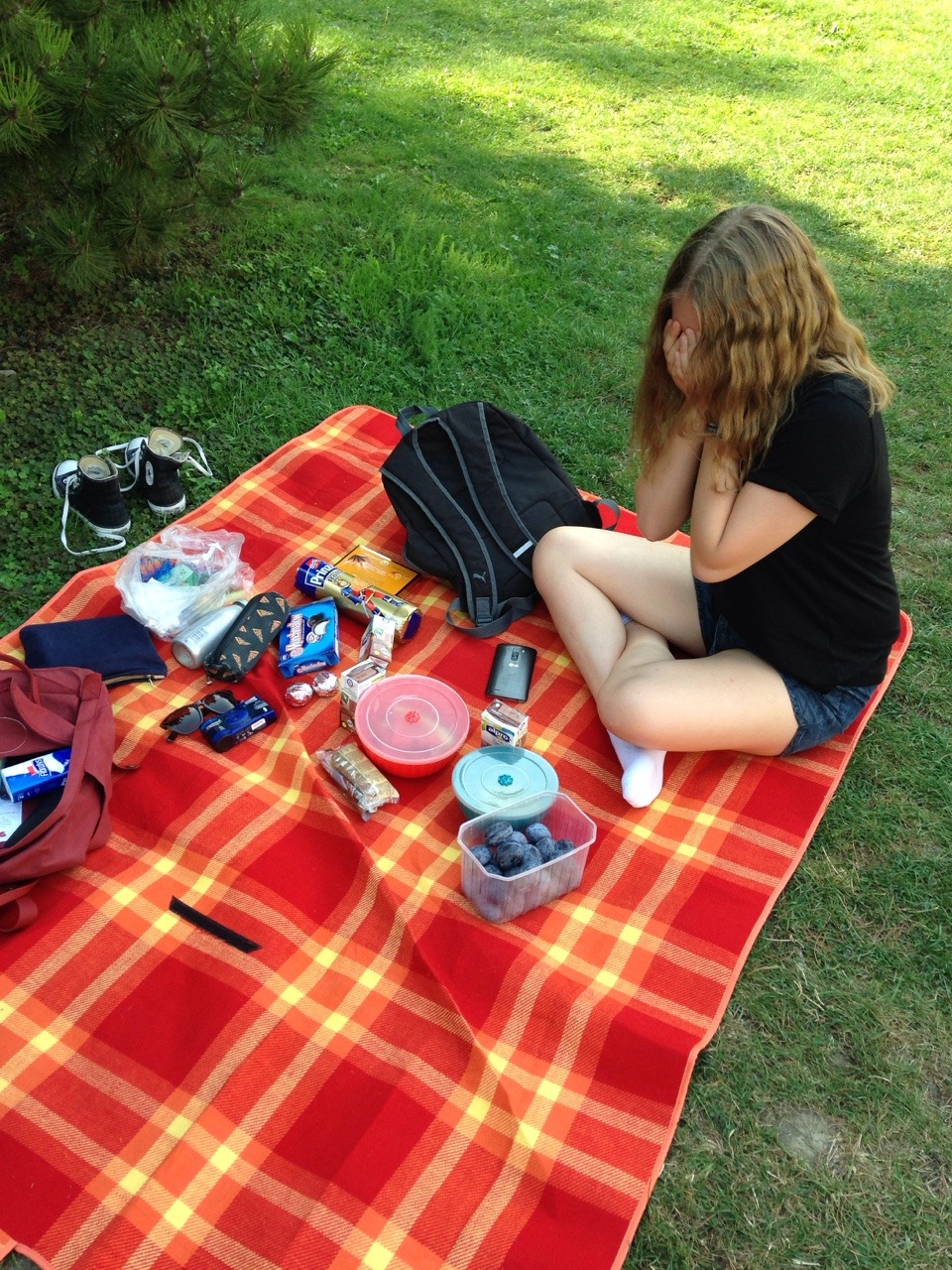 toastyfeelings:  picknick in the park with my boo 🐝 