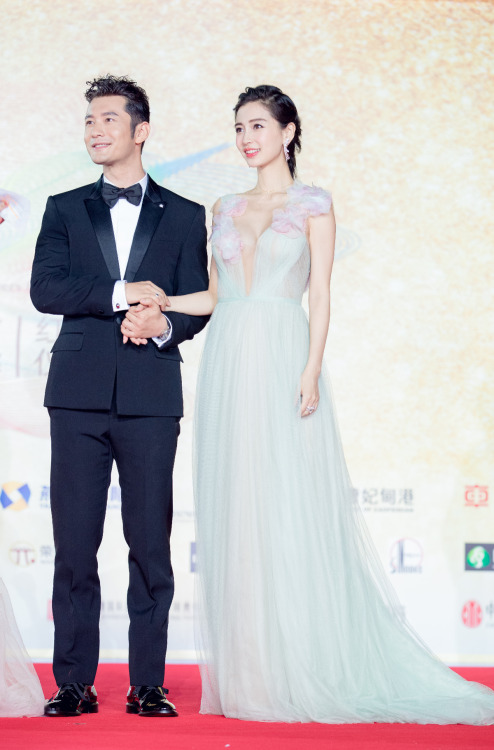 ANGELABABY wearing MARCHESA RESORT 2017