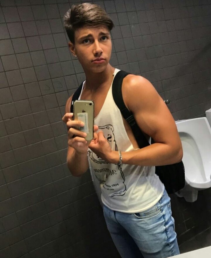 chicosguaposlindos:  Georgigazte99