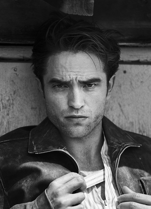 eravanaaaah: chloesevigny:ROBERT PATTINSON© Peter Lindbergh | Dior Magazine (2018) DAMMIT, PATTINSON