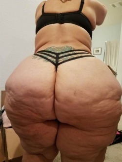 speedygonzalez2:Humongous Azz Meat 😋