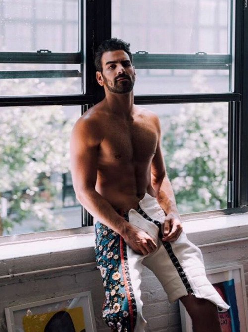 ilovenyledimarco:Nyle DiMarco on GayTimes adult photos