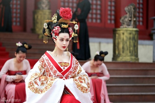  xxxshakespearexxx:The Empress of China 武则天 Wu ZetianFan Bing Bing 范冰冰 @ Aarif 李治廷http://www.ancient