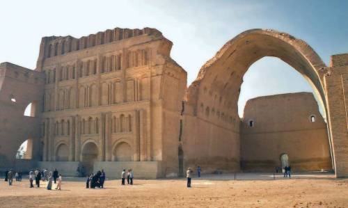 (via The ruins of Ctesiphon, capital of the Persian Empire for 800 years, destroyed by the Muslim co