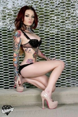 i-dream-of-inked-babes:  More @ http://i-dream-of-inked-babes.tumblr.com