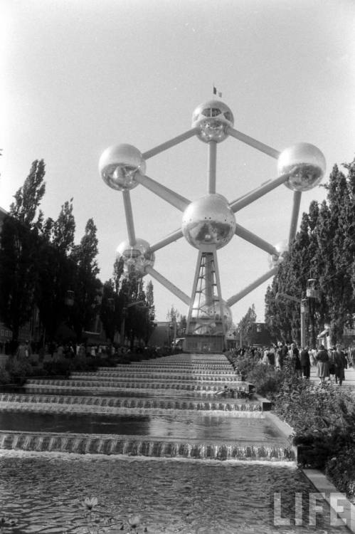 Expo 58(Loomis Dean. 1958)