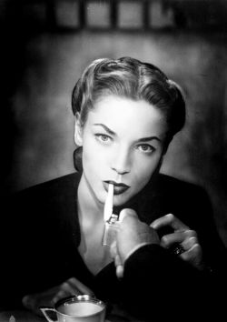 xxhorace:  Lauren Bacall 