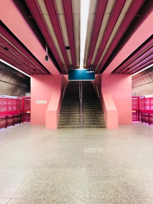 That pink station in AIIYL ♡