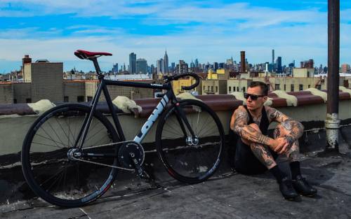 lowbicycles: Rooftop chillen w/ @michael_lynn in Brooklyn. #lowbicycles #lowpursuit #sttb #fhtn529